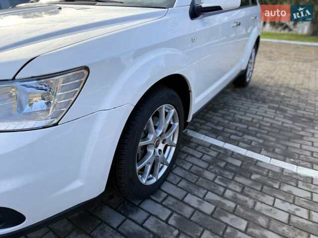 Фиат Фримонт 2014 в Луцке на Automoto.ua Белый Фиат Фримонт, объемом двигателя 2 л и пробегом 170 тыс. км за 12900 $, фото 3 на Automoto.ua