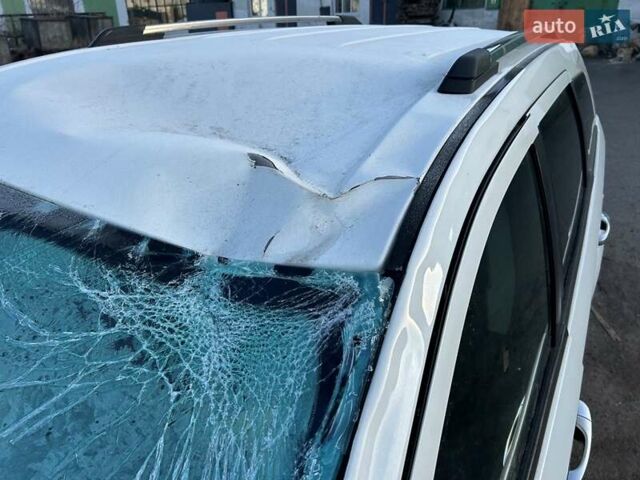 Белый Фиат Фримонт, объемом двигателя 1.96 л и пробегом 150 тыс. км за 4999 $, фото 4 на Automoto.ua