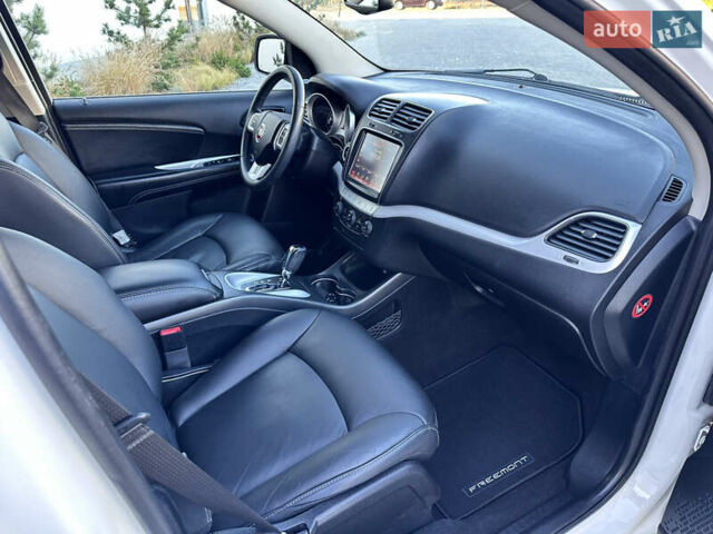 Белый Фиат Фримонт, объемом двигателя 2 л и пробегом 209 тыс. км за 13600 $, фото 69 на Automoto.ua