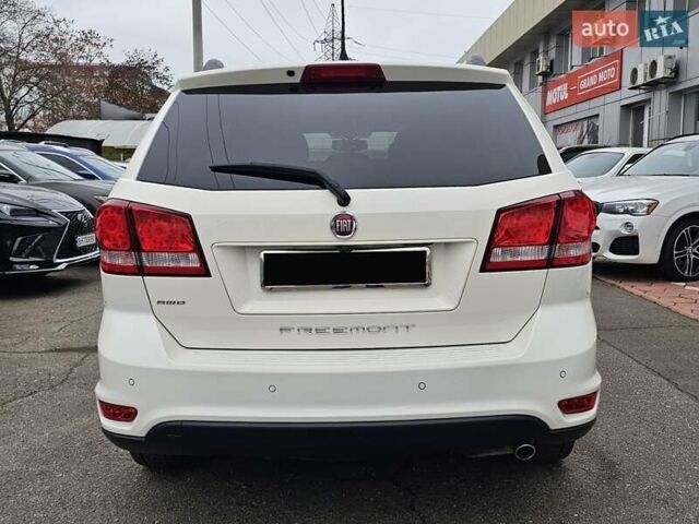 Белый Фиат Фримонт, объемом двигателя 1.96 л и пробегом 211 тыс. км за 14800 $, фото 6 на Automoto.ua