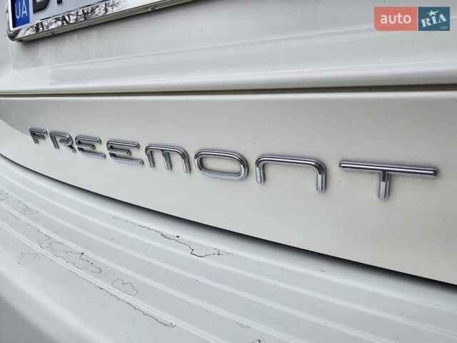 Белый Фиат Фримонт, объемом двигателя 1.96 л и пробегом 211 тыс. км за 14800 $, фото 10 на Automoto.ua
