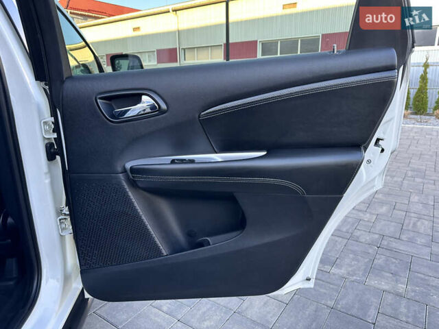 Белый Фиат Фримонт, объемом двигателя 2 л и пробегом 209 тыс. км за 13600 $, фото 76 на Automoto.ua