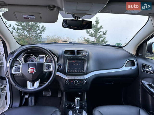 Белый Фиат Фримонт, объемом двигателя 2 л и пробегом 209 тыс. км за 13600 $, фото 87 на Automoto.ua