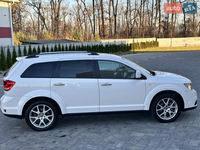 Белый Фиат Фримонт, объемом двигателя 2 л и пробегом 209 тыс. км за 13600 $, фото 13 на Automoto.ua