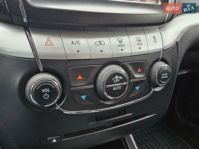 Белый Фиат Фримонт, объемом двигателя 1.96 л и пробегом 211 тыс. км за 14800 $, фото 34 на Automoto.ua