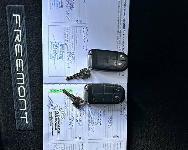 Белый Фиат Фримонт, объемом двигателя 2 л и пробегом 209 тыс. км за 13600 $, фото 98 на Automoto.ua