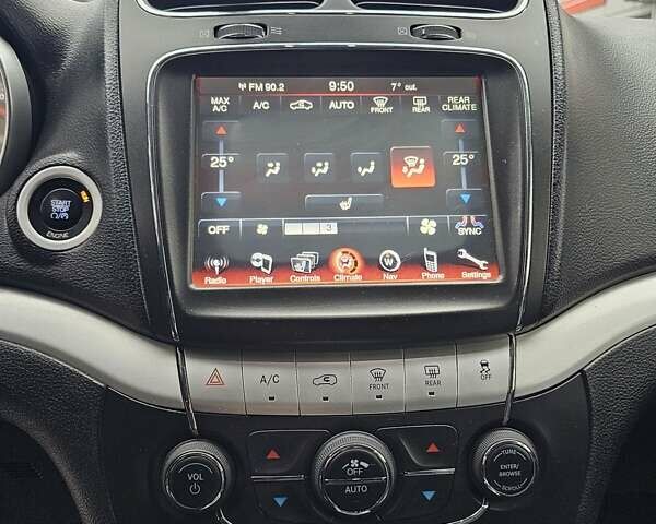 Белый Фиат Фримонт, объемом двигателя 1.96 л и пробегом 211 тыс. км за 14800 $, фото 29 на Automoto.ua