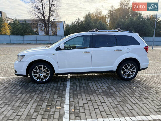 Фиат Фримонт 2014 в Луцке на Automoto.ua Белый Фиат Фримонт, объемом двигателя 2 л и пробегом 170 тыс. км за 12900 $, фото 4 на Automoto.ua