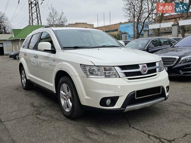 Белый Фиат Фримонт, объемом двигателя 1.96 л и пробегом 211 тыс. км за 14800 $, фото 3 на Automoto.ua