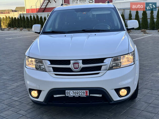 Белый Фиат Фримонт, объемом двигателя 2 л и пробегом 209 тыс. км за 13600 $, фото 2 на Automoto.ua