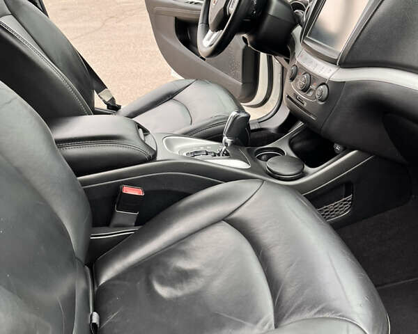 Білий Фіат Фрімонт, об'ємом двигуна 1.96 л та пробігом 142 тис. км за 15800 $, фото 40 на Automoto.ua