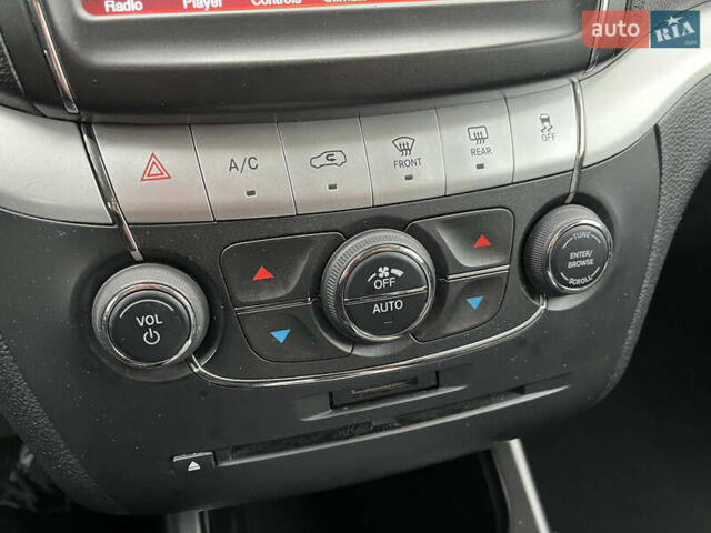 Білий Фіат Фрімонт, об'ємом двигуна 1.96 л та пробігом 142 тис. км за 15800 $, фото 51 на Automoto.ua