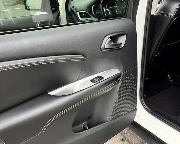 Білий Фіат Фрімонт, об'ємом двигуна 1.96 л та пробігом 142 тис. км за 15800 $, фото 31 на Automoto.ua