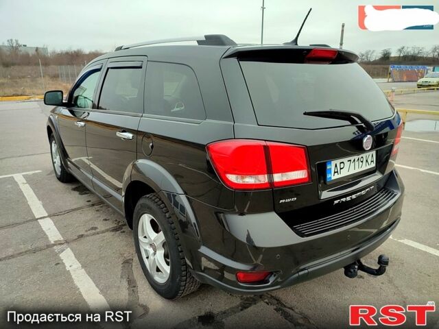 Черный Фиат Фримонт, объемом двигателя 2 л и пробегом 295 тыс. км за 11100 $, фото 1 на Automoto.ua