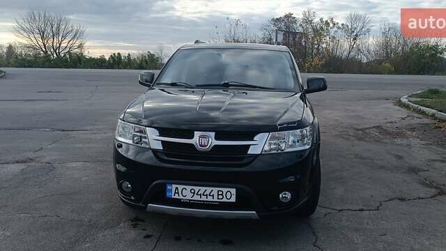 Черный Фиат Фримонт, объемом двигателя 2 л и пробегом 198 тыс. км за 12500 $, фото 1 на Automoto.ua