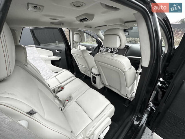 Черный Фиат Фримонт, объемом двигателя 1.96 л и пробегом 206 тыс. км за 11500 $, фото 75 на Automoto.ua