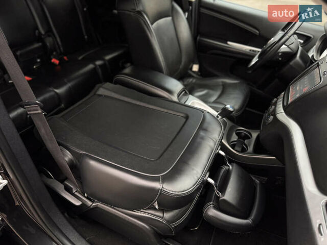 Черный Фиат Фримонт, объемом двигателя 2 л и пробегом 136 тыс. км за 15500 $, фото 51 на Automoto.ua