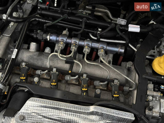 Черный Фиат Фримонт, объемом двигателя 2 л и пробегом 136 тыс. км за 15500 $, фото 58 на Automoto.ua