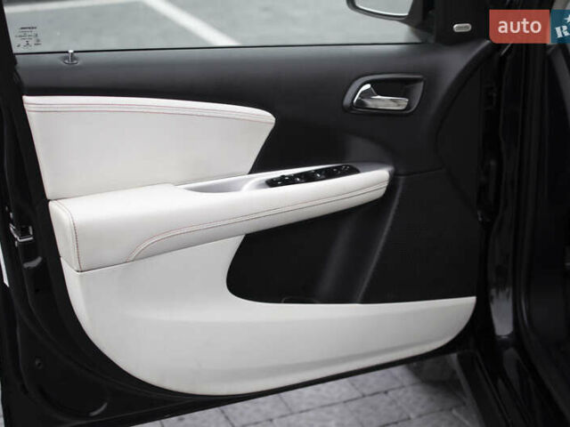 Черный Фиат Фримонт, объемом двигателя 1.96 л и пробегом 206 тыс. км за 12000 $, фото 32 на Automoto.ua