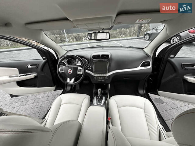 Черный Фиат Фримонт, объемом двигателя 1.96 л и пробегом 206 тыс. км за 12000 $, фото 77 на Automoto.ua