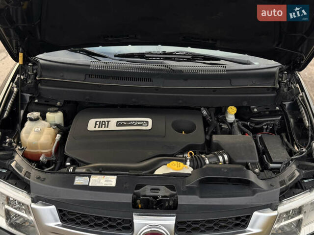 Черный Фиат Фримонт, объемом двигателя 2 л и пробегом 136 тыс. км за 15500 $, фото 56 на Automoto.ua