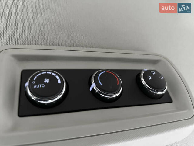 Черный Фиат Фримонт, объемом двигателя 1.96 л и пробегом 206 тыс. км за 12000 $, фото 101 на Automoto.ua