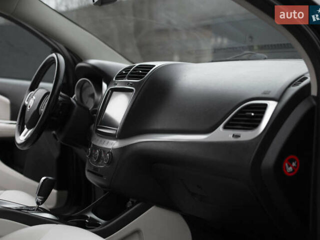 Черный Фиат Фримонт, объемом двигателя 1.96 л и пробегом 206 тыс. км за 11500 $, фото 70 на Automoto.ua