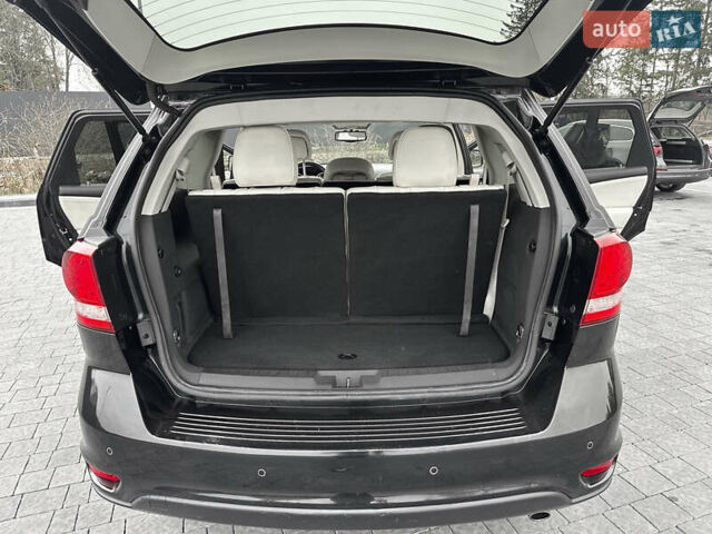 Черный Фиат Фримонт, объемом двигателя 1.96 л и пробегом 206 тыс. км за 12000 $, фото 81 на Automoto.ua