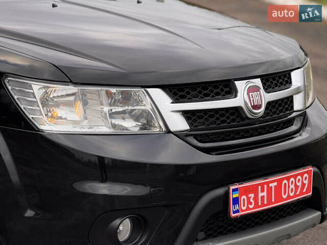 Черный Фиат Фримонт, объемом двигателя 2 л и пробегом 136 тыс. км за 15500 $, фото 2 на Automoto.ua