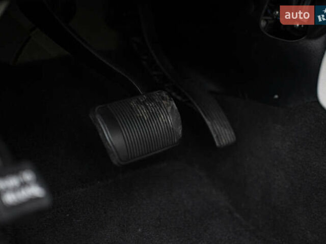 Черный Фиат Фримонт, объемом двигателя 1.96 л и пробегом 206 тыс. км за 12000 $, фото 41 на Automoto.ua