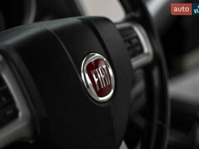 Черный Фиат Фримонт, объемом двигателя 1.96 л и пробегом 206 тыс. км за 11500 $, фото 45 на Automoto.ua