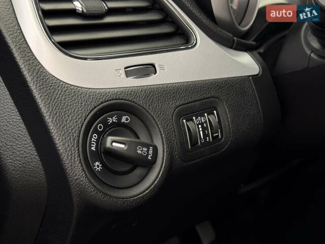 Черный Фиат Фримонт, объемом двигателя 2 л и пробегом 136 тыс. км за 15500 $, фото 28 на Automoto.ua