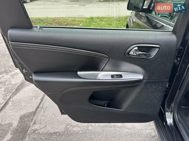 Черный Фиат Фримонт, объемом двигателя 2 л и пробегом 232 тыс. км за 13400 $, фото 45 на Automoto.ua