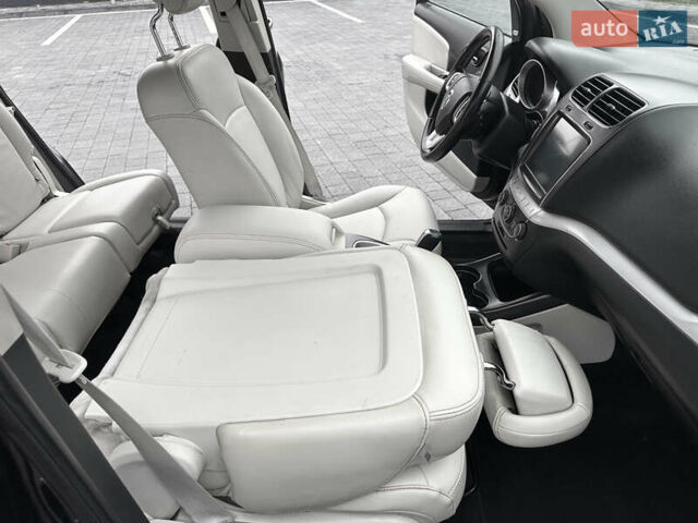 Черный Фиат Фримонт, объемом двигателя 1.96 л и пробегом 206 тыс. км за 12000 $, фото 92 на Automoto.ua