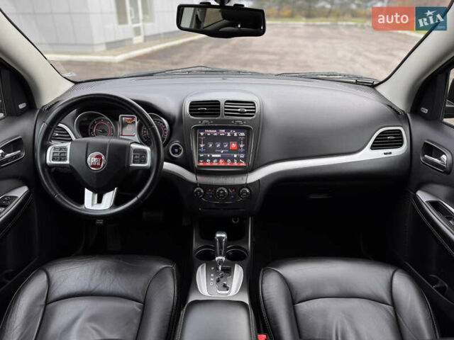 Черный Фиат Фримонт, объемом двигателя 2 л и пробегом 136 тыс. км за 15500 $, фото 20 на Automoto.ua