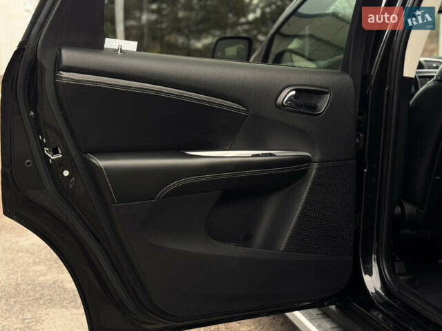 Черный Фиат Фримонт, объемом двигателя 2 л и пробегом 136 тыс. км за 15500 $, фото 35 на Automoto.ua