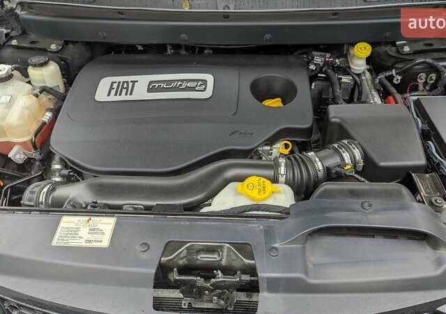 Черный Фиат Фримонт, объемом двигателя 1.96 л и пробегом 175 тыс. км за 15500 $, фото 14 на Automoto.ua
