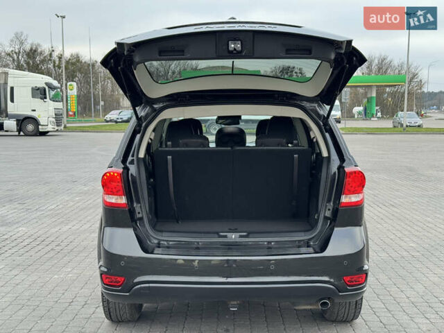 Черный Фиат Фримонт, объемом двигателя 1.96 л и пробегом 119 тыс. км за 15700 $, фото 34 на Automoto.ua