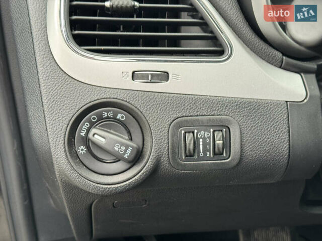 Черный Фиат Фримонт, объемом двигателя 1.96 л и пробегом 119 тыс. км за 15700 $, фото 20 на Automoto.ua