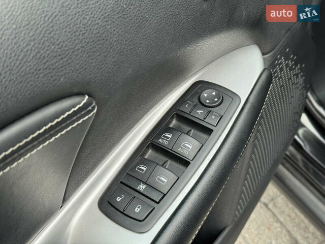 Черный Фиат Фримонт, объемом двигателя 1.96 л и пробегом 119 тыс. км за 15700 $, фото 17 на Automoto.ua