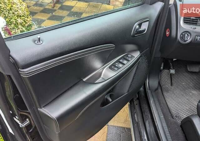 Черный Фиат Фримонт, объемом двигателя 1.96 л и пробегом 175 тыс. км за 15500 $, фото 12 на Automoto.ua