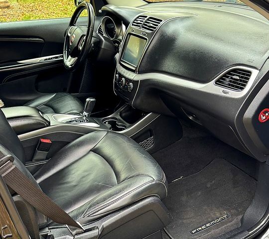 Черный Фиат Фримонт, объемом двигателя 2 л и пробегом 185 тыс. км за 14950 $, фото 7 на Automoto.ua