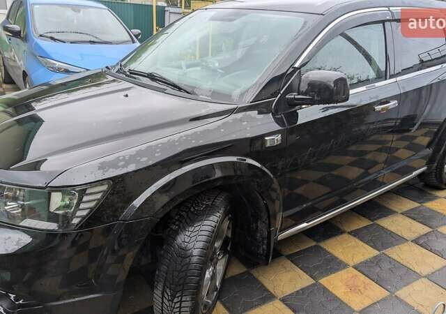 Черный Фиат Фримонт, объемом двигателя 1.96 л и пробегом 175 тыс. км за 15500 $, фото 5 на Automoto.ua