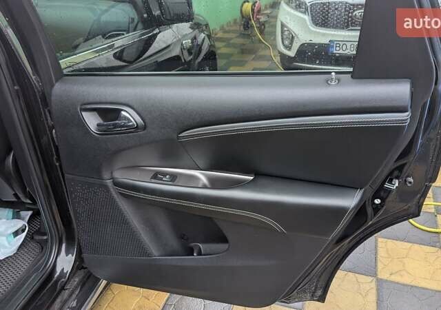 Черный Фиат Фримонт, объемом двигателя 1.96 л и пробегом 175 тыс. км за 15500 $, фото 11 на Automoto.ua