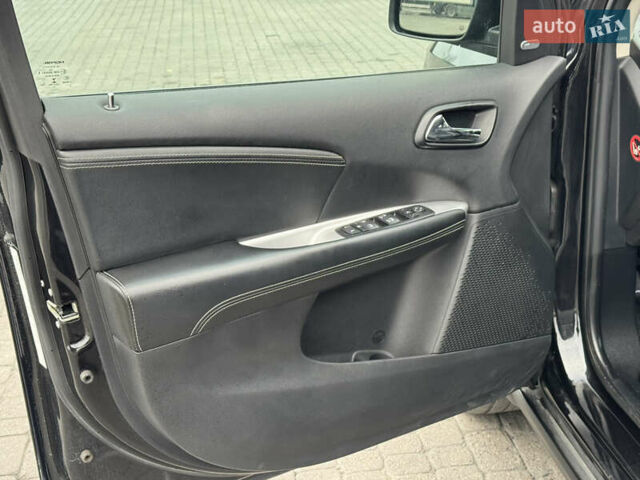 Черный Фиат Фримонт, объемом двигателя 1.96 л и пробегом 119 тыс. км за 15700 $, фото 16 на Automoto.ua