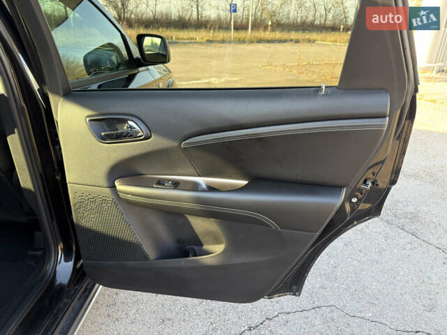 Чорний Фіат Фрімонт, об'ємом двигуна 2 л та пробігом 178 тис. км за 15500 $, фото 24 на Automoto.ua