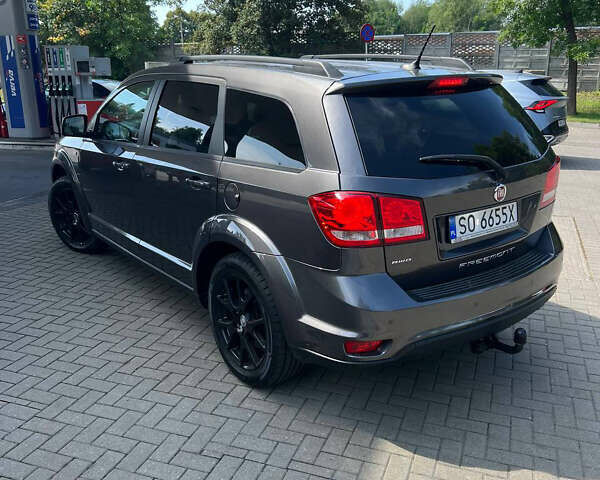 Черный Фиат Фримонт, объемом двигателя 2 л и пробегом 125 тыс. км за 18599 $, фото 2 на Automoto.ua