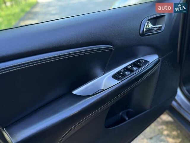 Коричневый Фиат Фримонт, объемом двигателя 2 л и пробегом 166 тыс. км за 14800 $, фото 31 на Automoto.ua