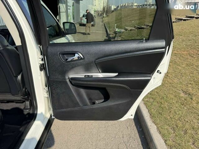 Фиат Фримонт, объемом двигателя 2 л и пробегом 157 тыс. км за 13500 $, фото 27 на Automoto.ua
