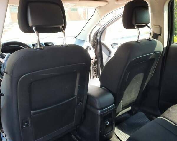 Серый Фиат Фримонт, объемом двигателя 2 л и пробегом 260 тыс. км за 10500 $, фото 2 на Automoto.ua